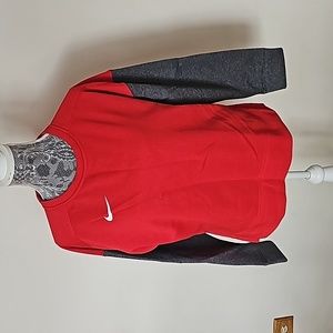 NWT Nike women's sweatshirt.Size M.